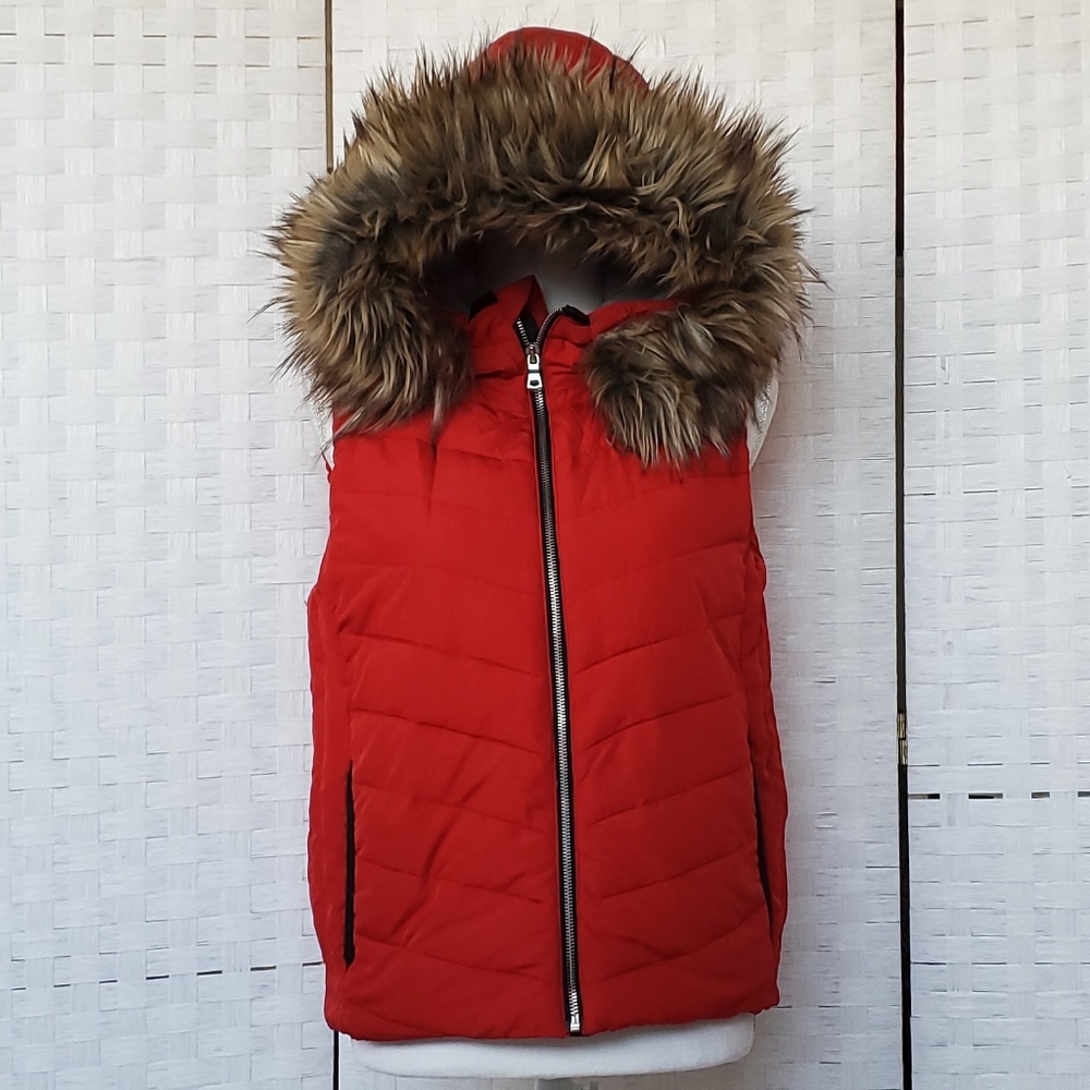GAP Primaloft Luxe Fur Trim Puffer Vest - Picture 5 of 6
